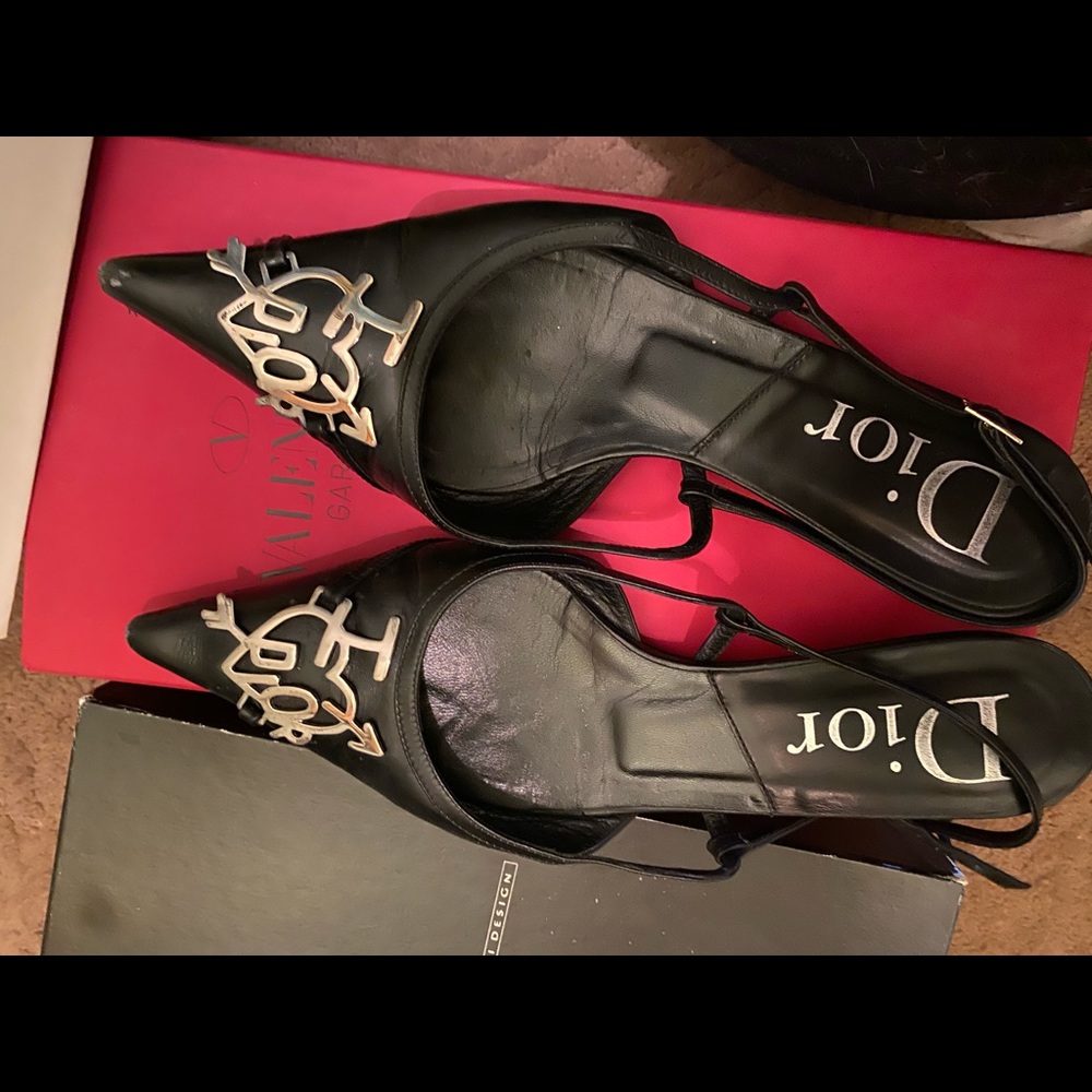 Dior pumps. Low heel